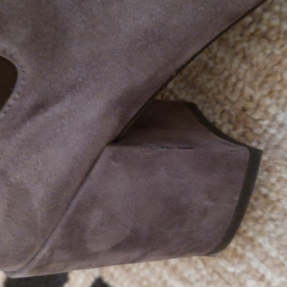 Stuart Weitzman grey suede boot, size 9 - Picture 6 of 10